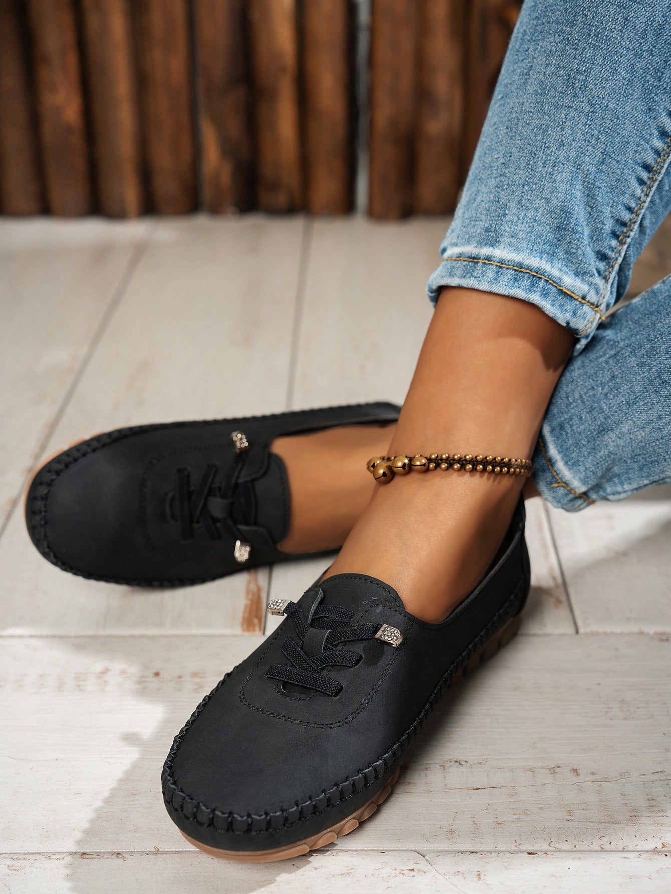 Scarpe ortopediche comode: dotate di supporto per l'arco plantare, alleviano il dolore; morbide e ammortizzanti.