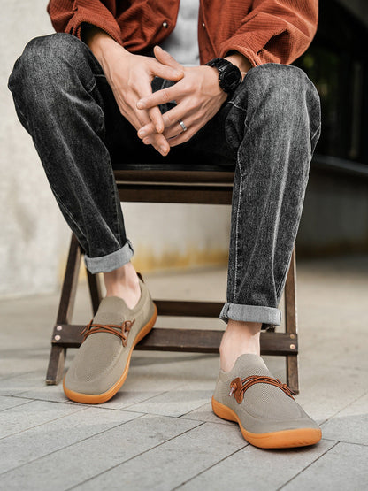 Scarpe sportive ortopediche a rete: dotate di supporto per l'arco plantare, alleviano il dolore; morbide e ammortizzanti.