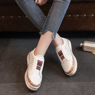 Scarpe ortopediche comode: dotate di supporto per l'arco plantare, alleviano il dolore; traspiranti.