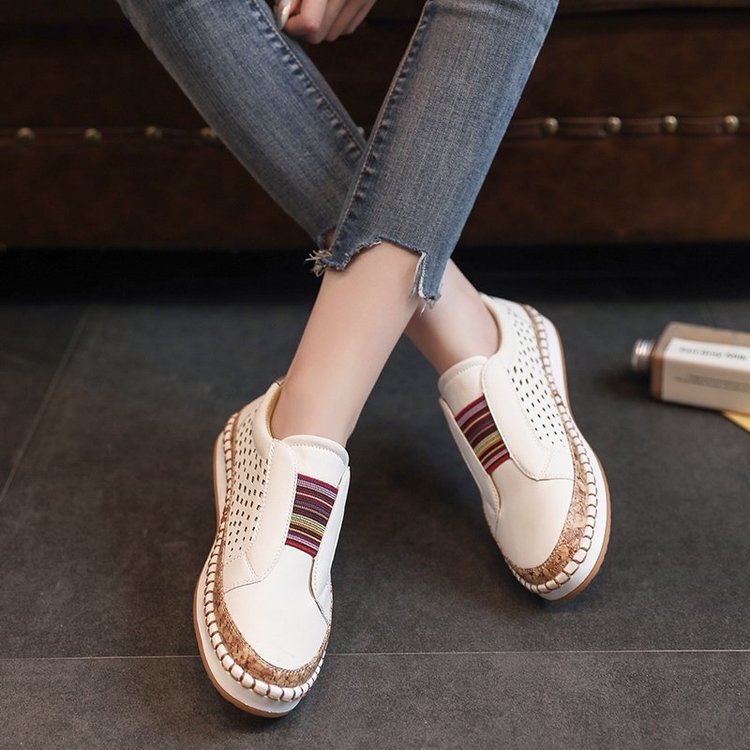 Scarpe ortopediche comode: dotate di supporto per l'arco plantare, alleviano il dolore; traspiranti.