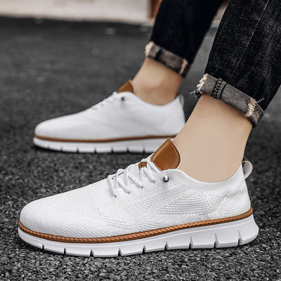 Scarpe sportive ortopediche a rete: dotate di supporto per l'arco plantare, alleviano il dolore; morbide e ammortizzanti.