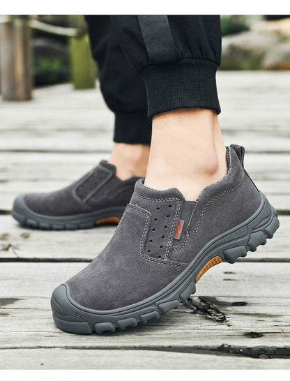 Scarpe ortopediche in morbida pelle scamosciata: morbide e confortevoli, con un ottimo sostegno - alleviano il dolore ai piedi.