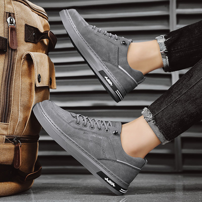 Scarpe ortopediche per il tempo libero: dotate di supporto per l'arco plantare, alleviano il dolore; leggere e ammortizzanti.