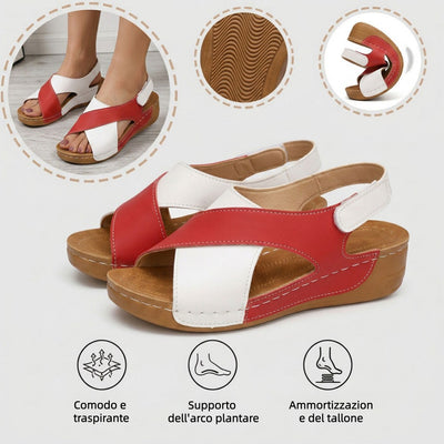 Sandali con zeppa e cinturini incrociati