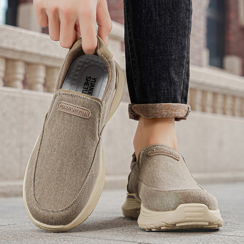 Comode scarpe ortopediche in pelle scamosciata — con supporto per l'arco plantare, per alleviare il dolore; raccomandate dai podologi