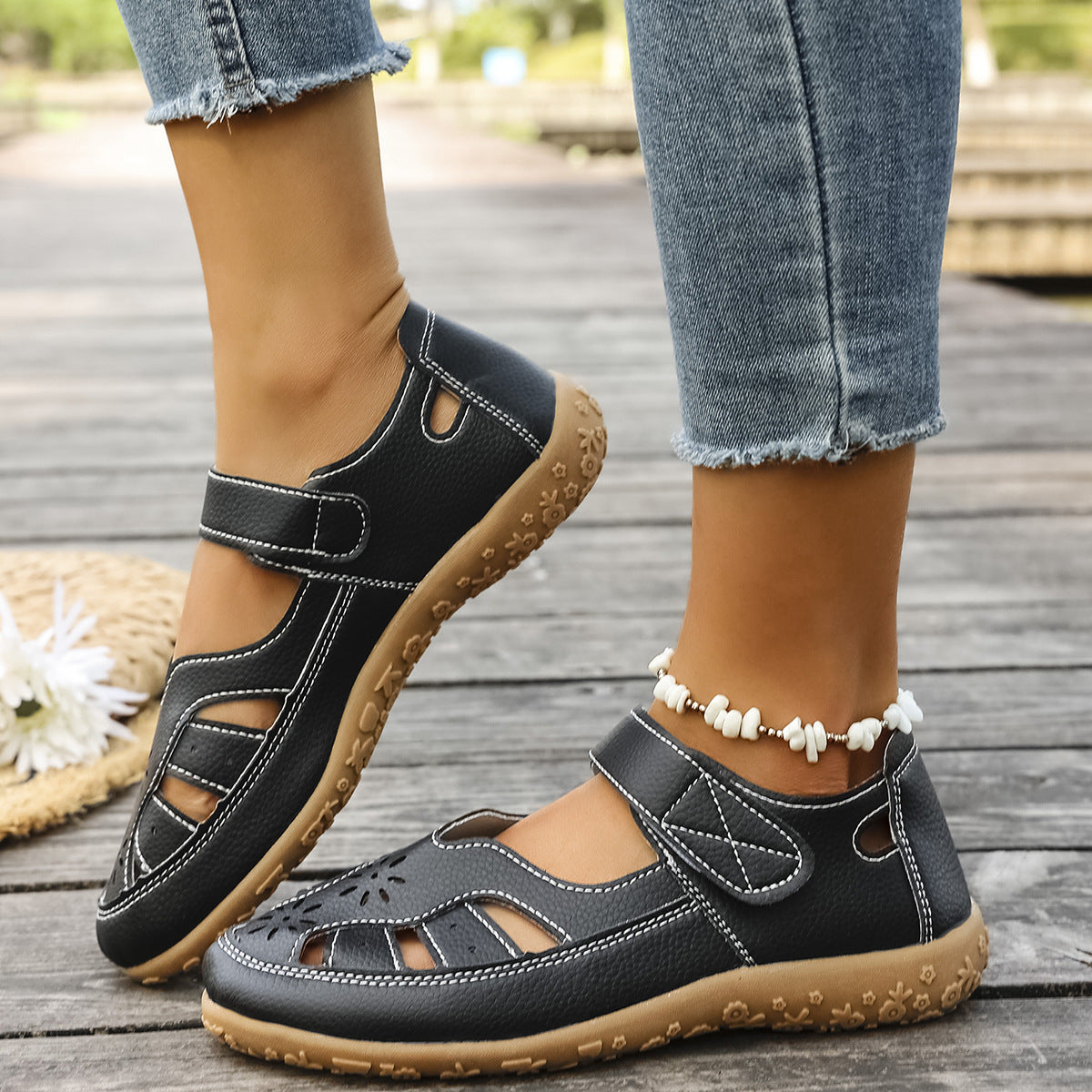 Sandali con protezione per le dita dei piedi: dotati di supporto per l'arco plantare, alleviano il dolore; leggeri e ammortizzanti.