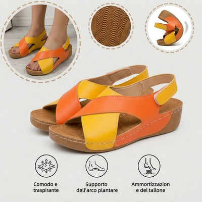Sandali con zeppa e cinturini incrociati