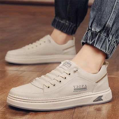 Scarpe ortopediche comode: cucite a mano, morbide e ammortizzate, con tomaia in pelle impermeabile.