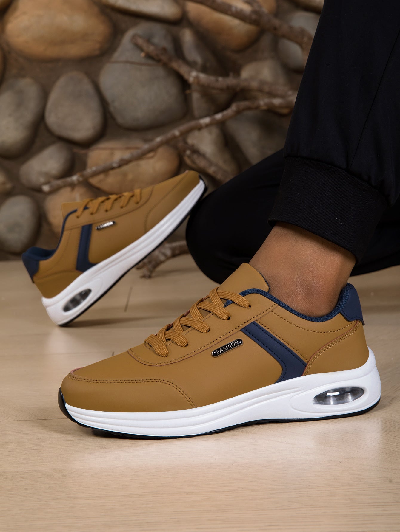 Scarpe ortopediche comode: dotate di supporto per l'arco plantare, alleviano il dolore; leggere, ammortizzanti e con tomaia in pelle impermeabile.
