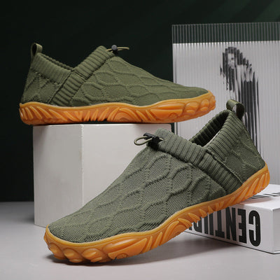 Scarpe sportive ortopediche con rete: dotate di supporto per l'arco plantare, alleviano il dolore; morbide e ammortizzanti.