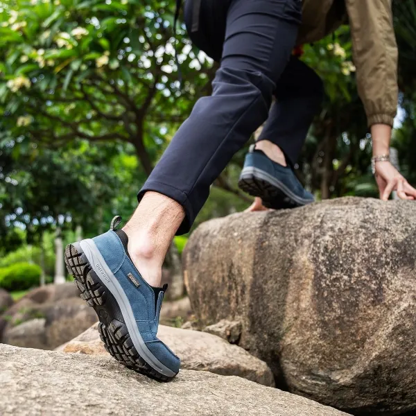 Scarpe ortopediche in morbida pelle scamosciata: morbide e confortevoli, con un ottimo sostegno - alleviano il dolore ai piedi.