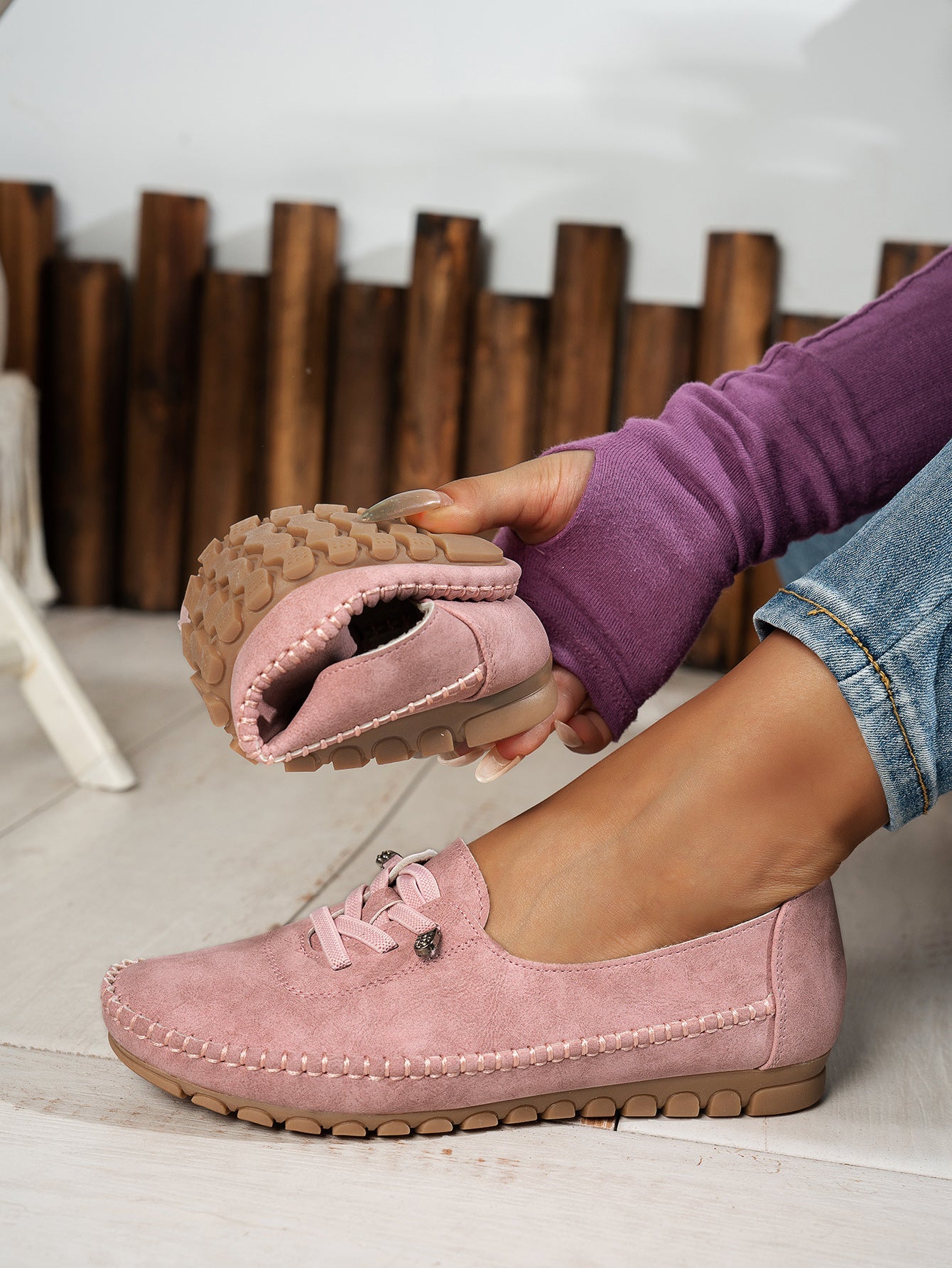 Scarpe ortopediche comode: dotate di supporto per l'arco plantare, alleviano il dolore; morbide e ammortizzanti.