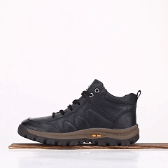 Scarpe ortopediche da lavoro: realizzate a mano in pelle di vacchetta italiana; con supporto per l'arco plantare; antiscivolo e resistenti.