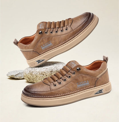 Scarpe ortopediche comode: cucite a mano, morbide e ammortizzate, con tomaia in pelle impermeabile.