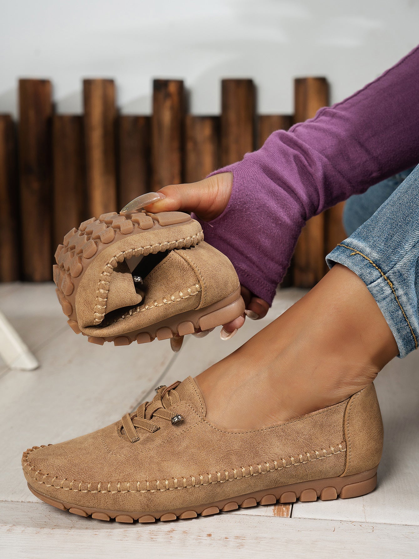 Scarpe ortopediche comode: dotate di supporto per l'arco plantare, alleviano il dolore; morbide e ammortizzanti.