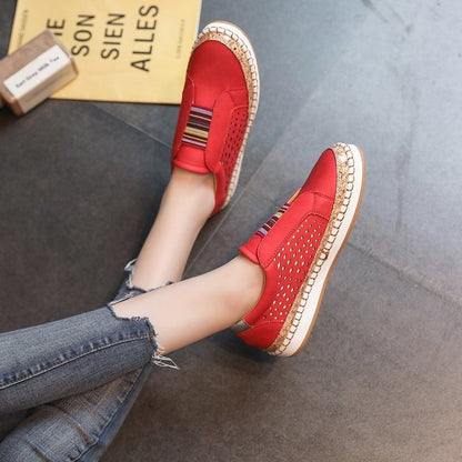 Scarpe ortopediche comode: dotate di supporto per l'arco plantare, alleviano il dolore; traspiranti.
