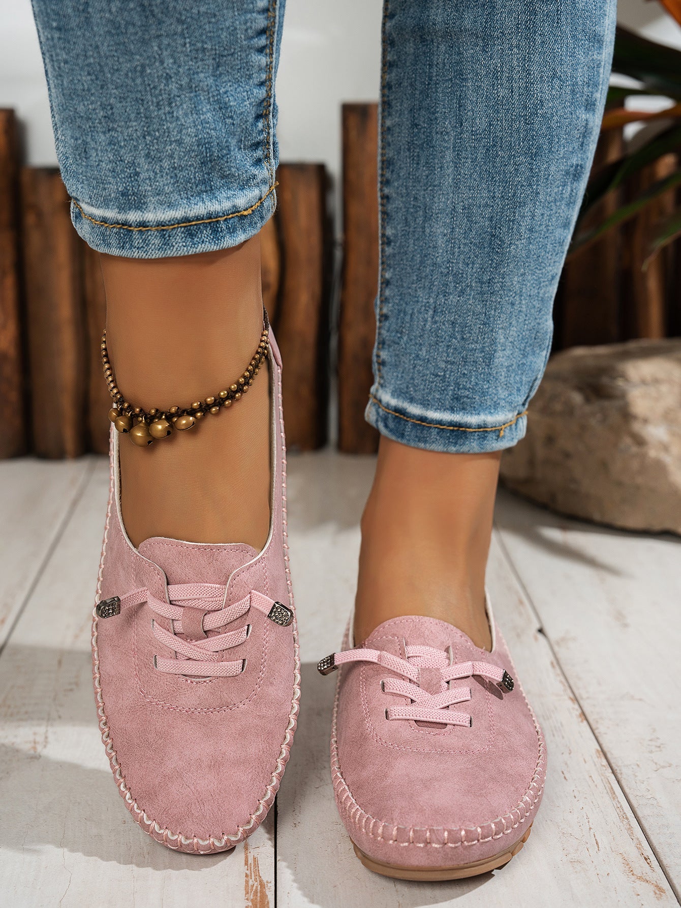 Scarpe ortopediche comode: dotate di supporto per l'arco plantare, alleviano il dolore; morbide e ammortizzanti.