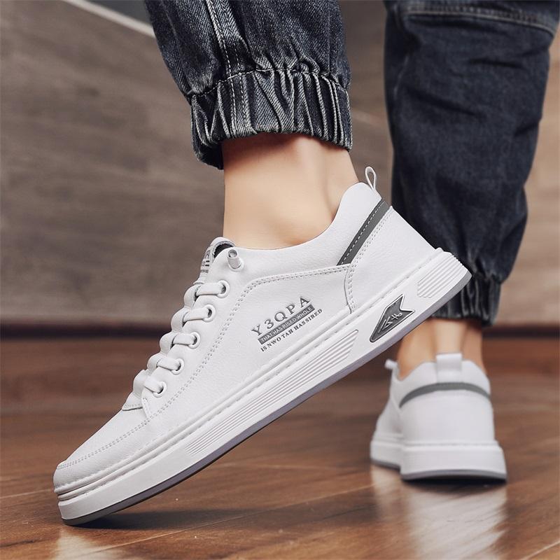 Scarpe ortopediche comode: cucite a mano, morbide e ammortizzate, con tomaia in pelle impermeabile.